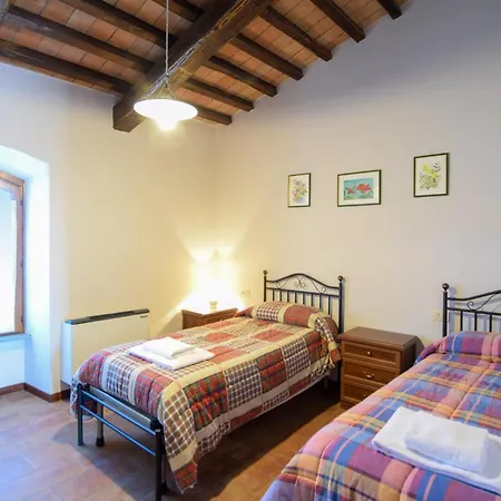 شقة 2 Bedroom Cozy In